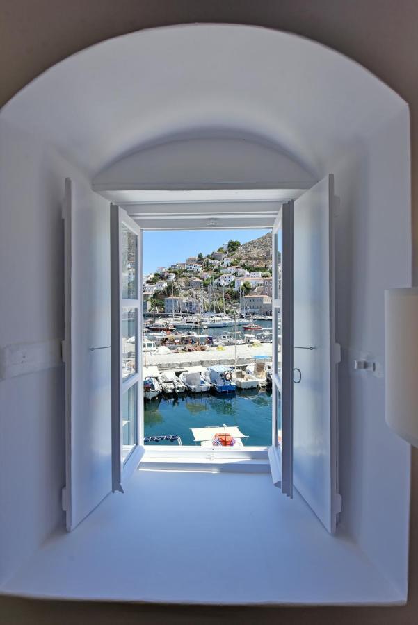 Hydra Hospitality Port Apartment Buitenkant foto